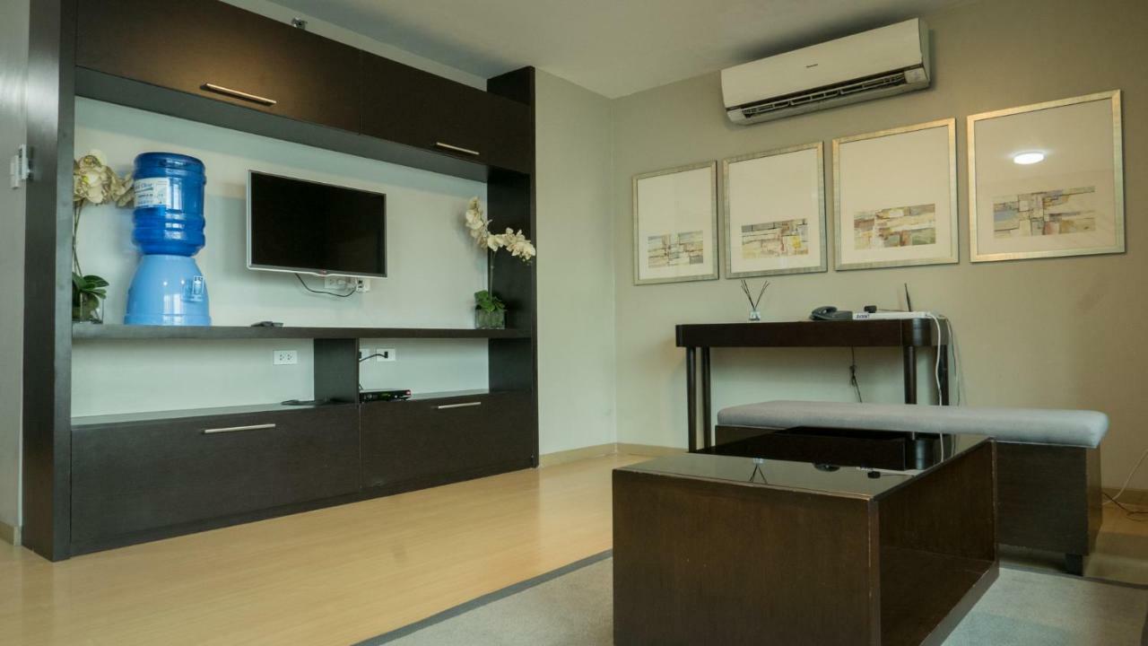Avant Serviced Suites - Personal Concierge Manila Exteriér fotografie