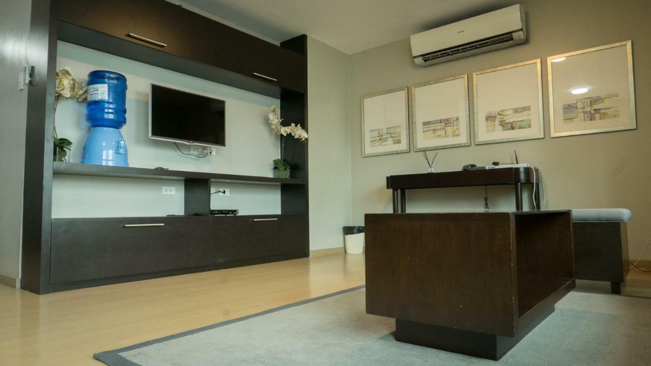 Avant Serviced Suites - Personal Concierge Manila Exteriér fotografie